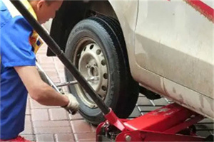武夷花园附近拖车24小时服务热线电话